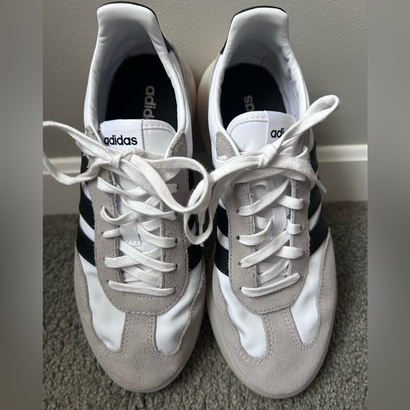 Adidas Barreda Decode Gray and White Sneakers, size 7 - Picture 2 of 5